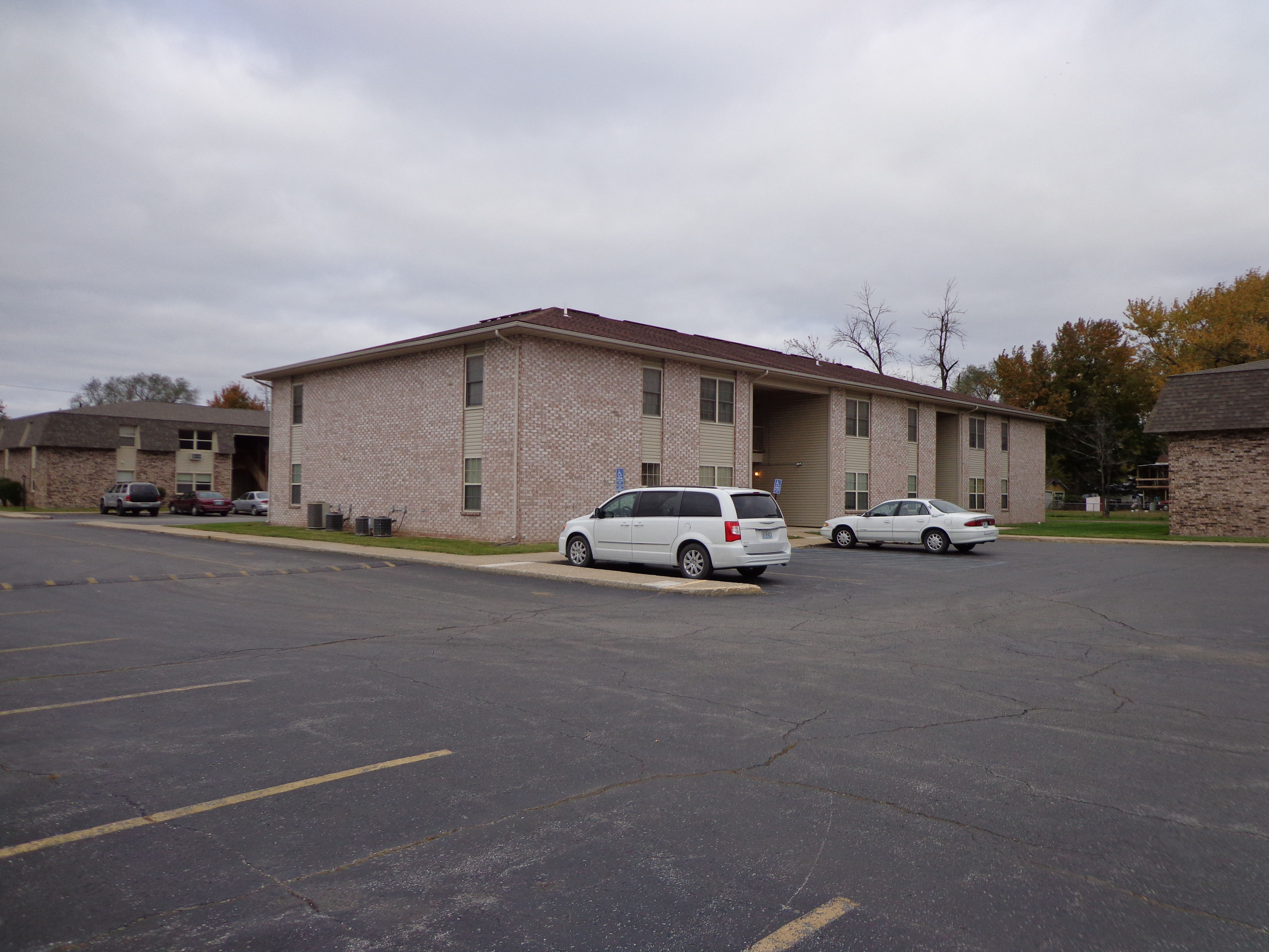 Sherwood Glen Apartments MACO Management Co., Inc.